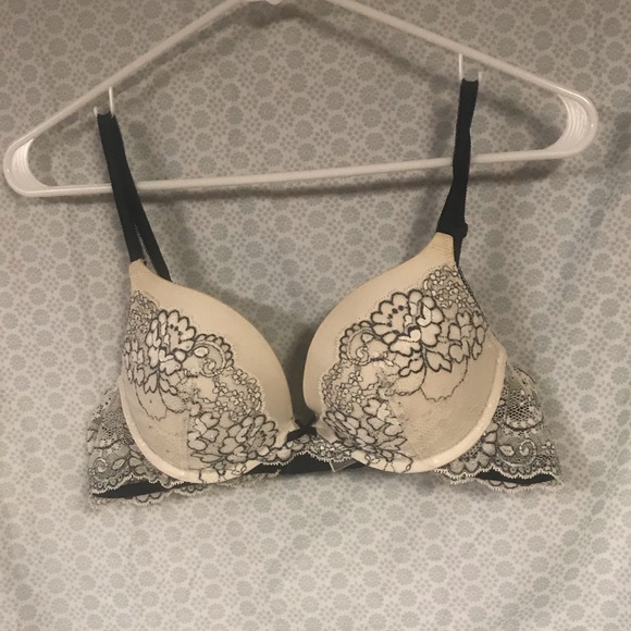 Victoria's Secret Other - VICTORIA’s SECRET BRA